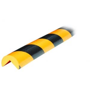 Eckschutzprofil Typ A aus Schaumstoff, gelb-schwarz gestreift, rechtwinklig, Kantenschutz für Ecken und Aufprallschutz.