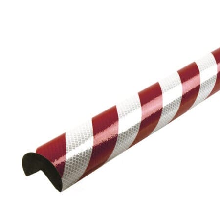 Eckschutz Typ A+ Edelstahl: Rot-weiß gestreifter Kantenschoner mit Reflektionsfläche, Rundkante und stoßdämpfendem Schaum.