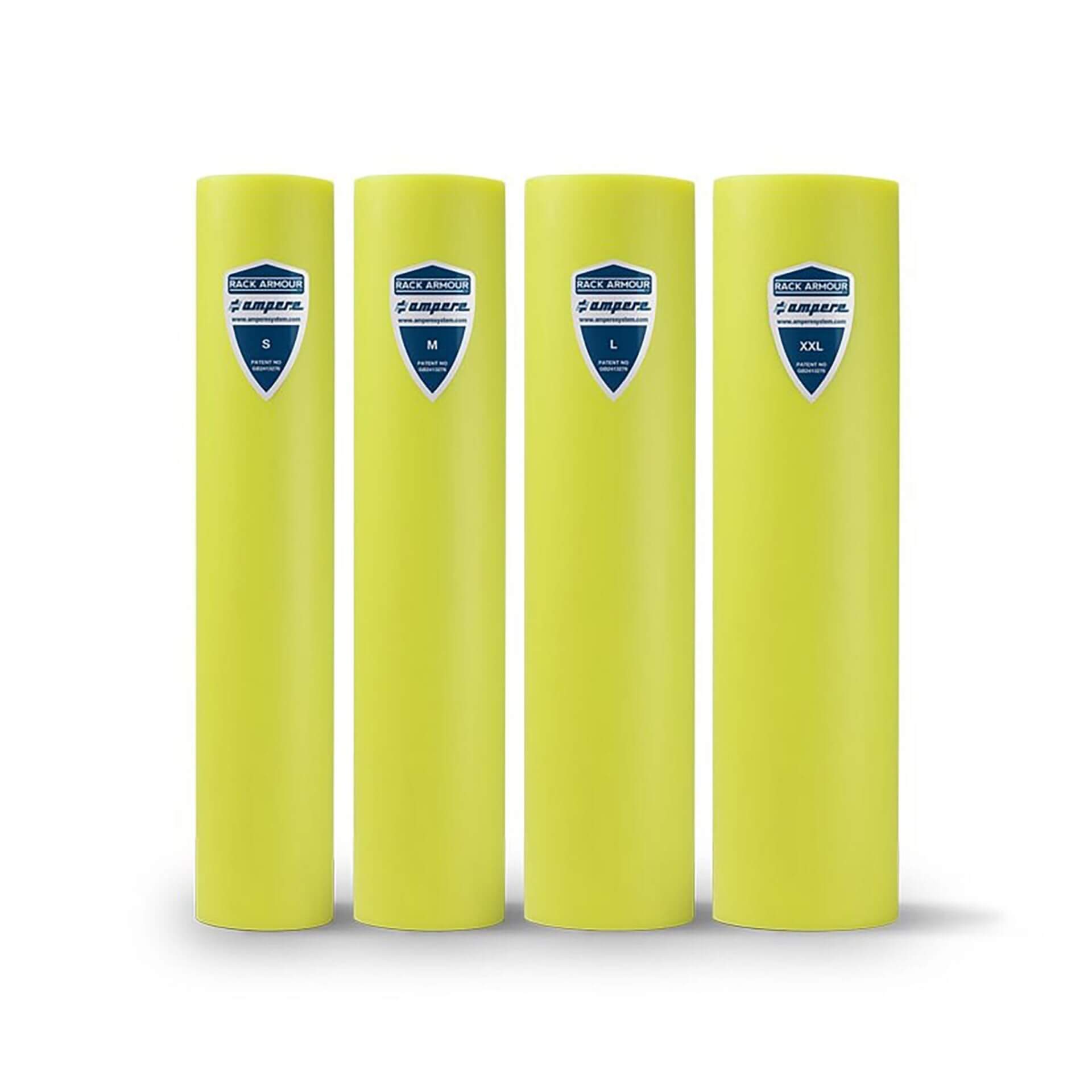 Vier gelbe Regalstützenschutz Rack Armour Protektoren in verschiedenen Größen, mit blau-weißem Etikett sichtbar.