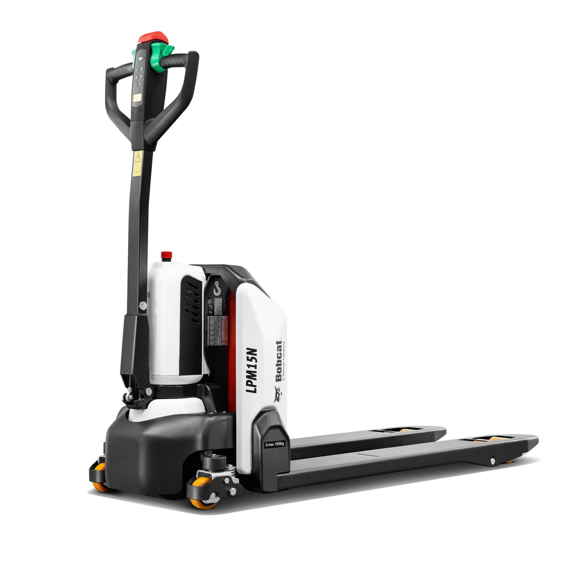 Bobcat Elektrohubwagen LPM15N mit schwarzem Griff, roten und grünen Tasten, zwei langen Gabelzinken, weiß-schwarzem Gehäuse.