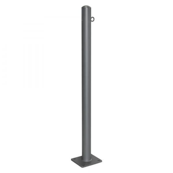 Grauer MORION Sperrpfosten aus Metall, steht senkrecht, mit flachem Quadratfuß und kleinem Befestigungsring am oberen Ende.