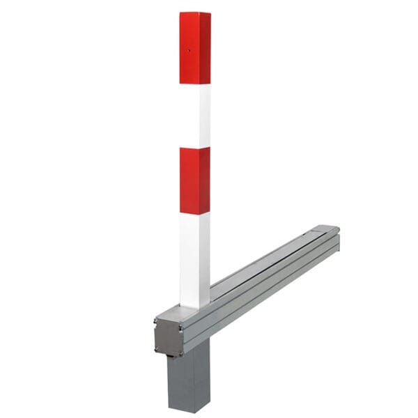 Schranke SESAMplus-A mit senkrecht hochgestelltem rot-weiß gestreiftem Schrankenbaum an rechteckigem Metallgehäuse.