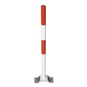 PARAT B-Sperrpfosten aus Metall, rot-weiß gestreift mit Bodenplatte, freistehend vor weißem Hintergrund, Absperrpfosten.