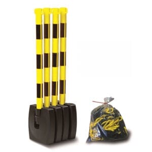 Vier schwarze und gelbe GUARDA-Flex Ketten-Warnständer mit massiven Sockeln, daneben Plastiktüten mit gelben Kordeln.