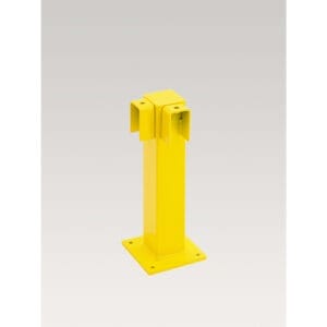 Gelber Metall-Eckpfosten mit flachem Standfuß und zwei schrägen Halterungen, 90° Winkel, Rammschutzgeländer-Ecke.