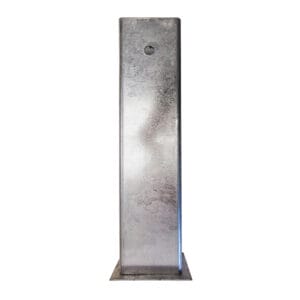 Zusatzbodenhülse aus Metall für PARAT Gatterschranke, senkrechter Pfosten mit quadratischem Sockel und oberer Bohrung, Frontansicht.