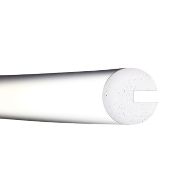 Nahaufnahme eines MORION Prallschutz Profilschutzes: Zylindrische Metallstange, flache weiße Spitze mit gerader Nut.
