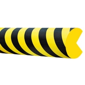 Zylindrischer XL Kantenschutz aus Schaumstoff, schwarz-gelb gestreift, V-Nut für Ecken, idealer Prallschutz.