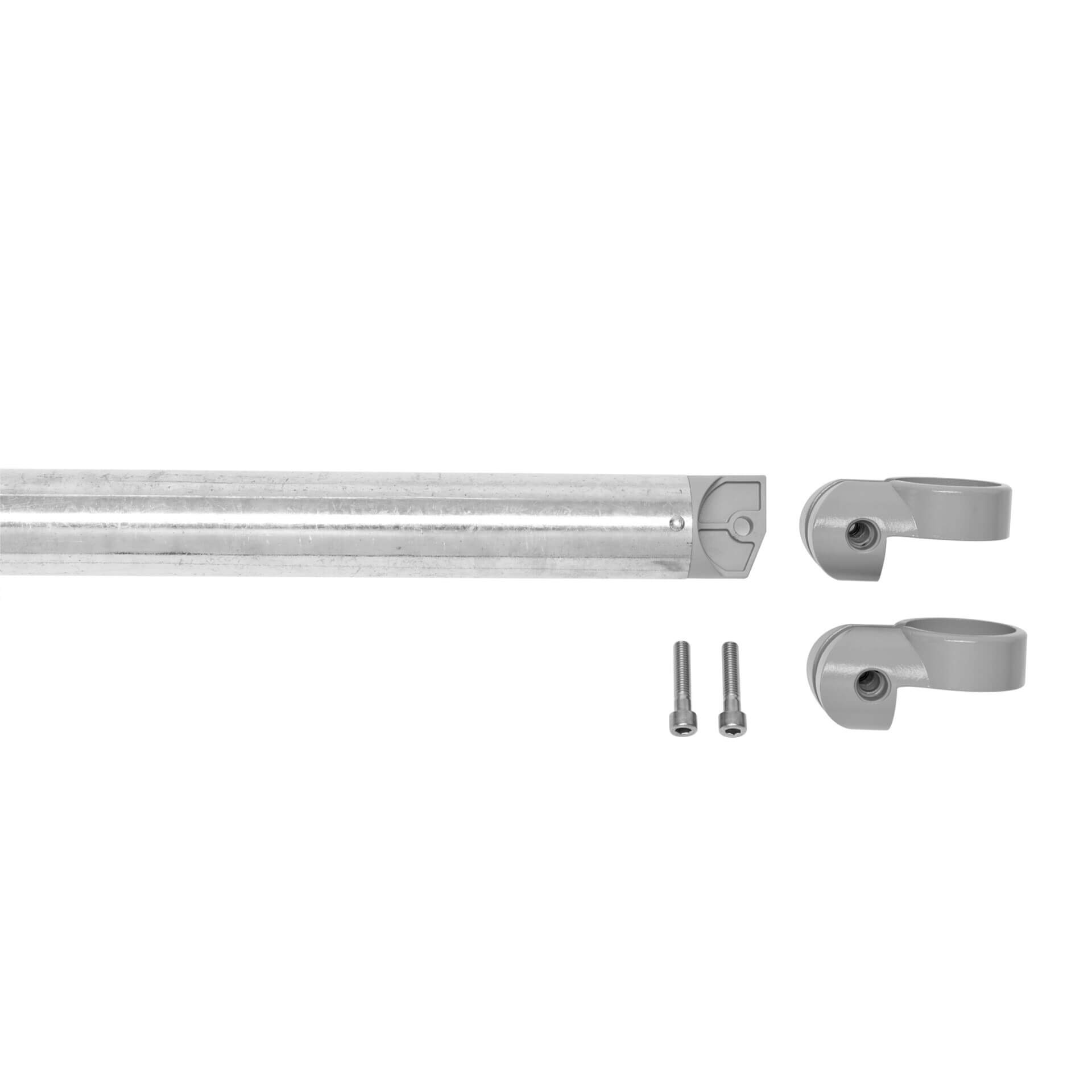 MORION Systemgeländer Metallstab mit zwei silbernen Halterungen und zwei Schrauben auf weißem Hintergrund.