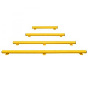 Vier gelbe Unterfahrschutz-Balken in unterschiedlichen Längen, nebeneinander auf weißem Hintergrund angeordnet.
