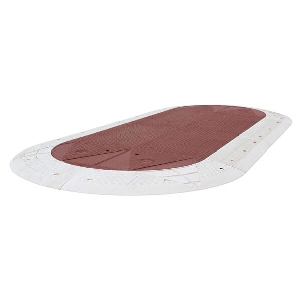 Ovales Berliner Kissen mit roter, erhöht strukturierter Mitte und weißem Rand als taktile Bodenplatte für Blinde.