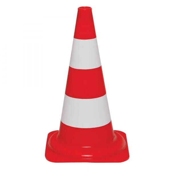 Tagesleuchtender Leitkegel mit roten und weißen Streifen, breitem Standfuß, steht auf weißem Hintergrund.