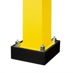 PU-Federelement schwarz mit gelbem Metallpfosten, verschraubt mit vier Bolzen auf schwarzer quadratischer Bodenplatte.