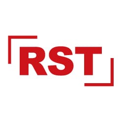 Mann mit kurzem grauem Haar lächelt, trägt dunkles Hemd vor hellem Hintergrund; Porträt für Technische Industrieberatung.